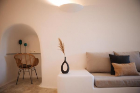 Assyrtiko by A Terre Cave Villas